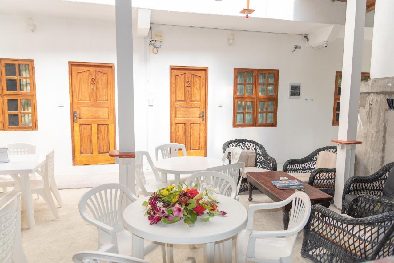 Chao Guest House Maafushi Extérieur photo